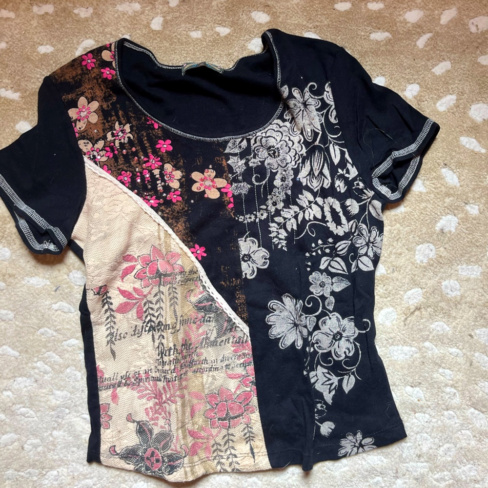 Black vanilla sugar patchwork tee excellent condition